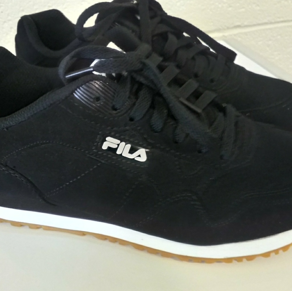 Fila - Picture 3 of 7